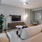 Aveiro - 3 Bedrooms And Terrace In Amoreiras Lisboa