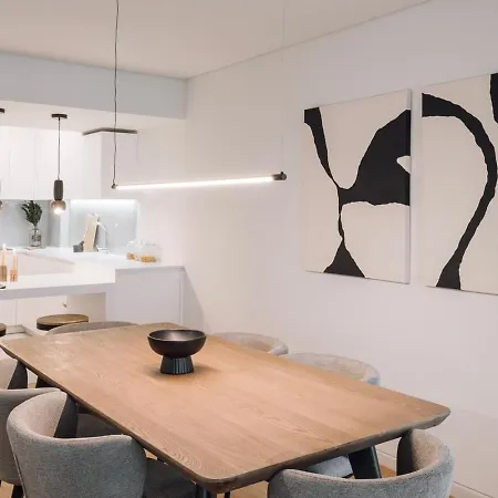 Aveiro - 3 Bedrooms And Terrace In Amoreiras 리스본